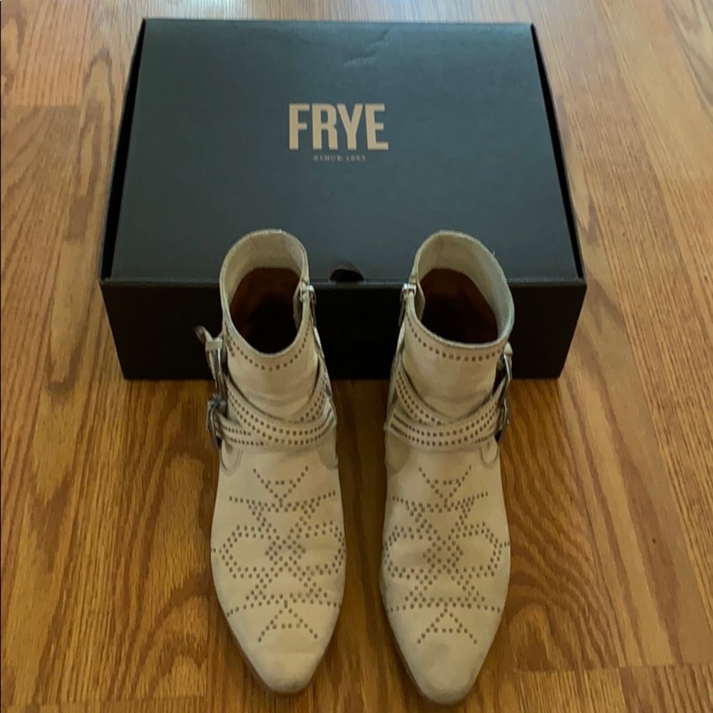Frye ivory Ellen Buckle Booties sz 6.5